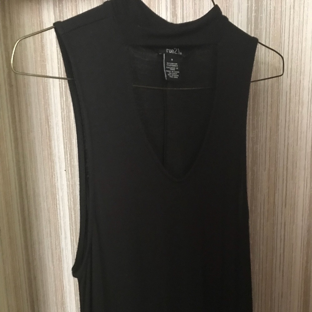 Sleeveless black mid thigh length collar dress